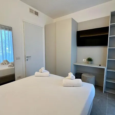 Caribe Sunset - Large 3 Bedrooms With Caribbean Pool Apartment Lido di Jesolo
